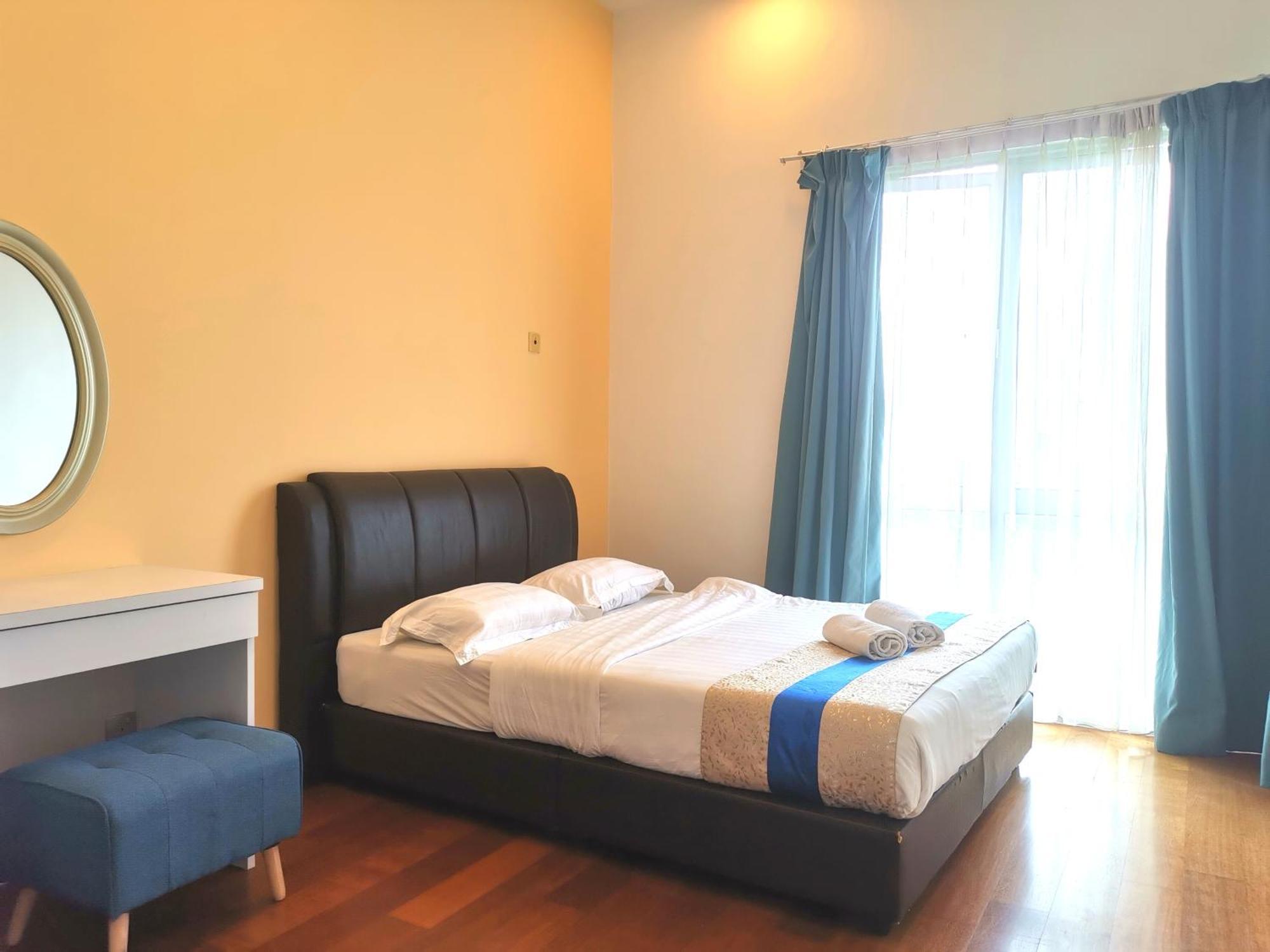 Sunset Seaview Vacation @ Imago Shopping Mall Apartment